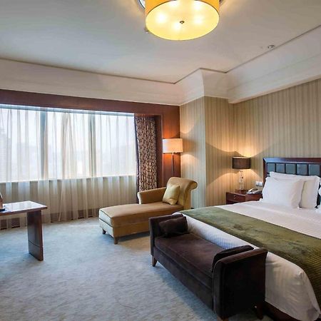 Wuhan Jin Jiang International Hotel Exterior photo