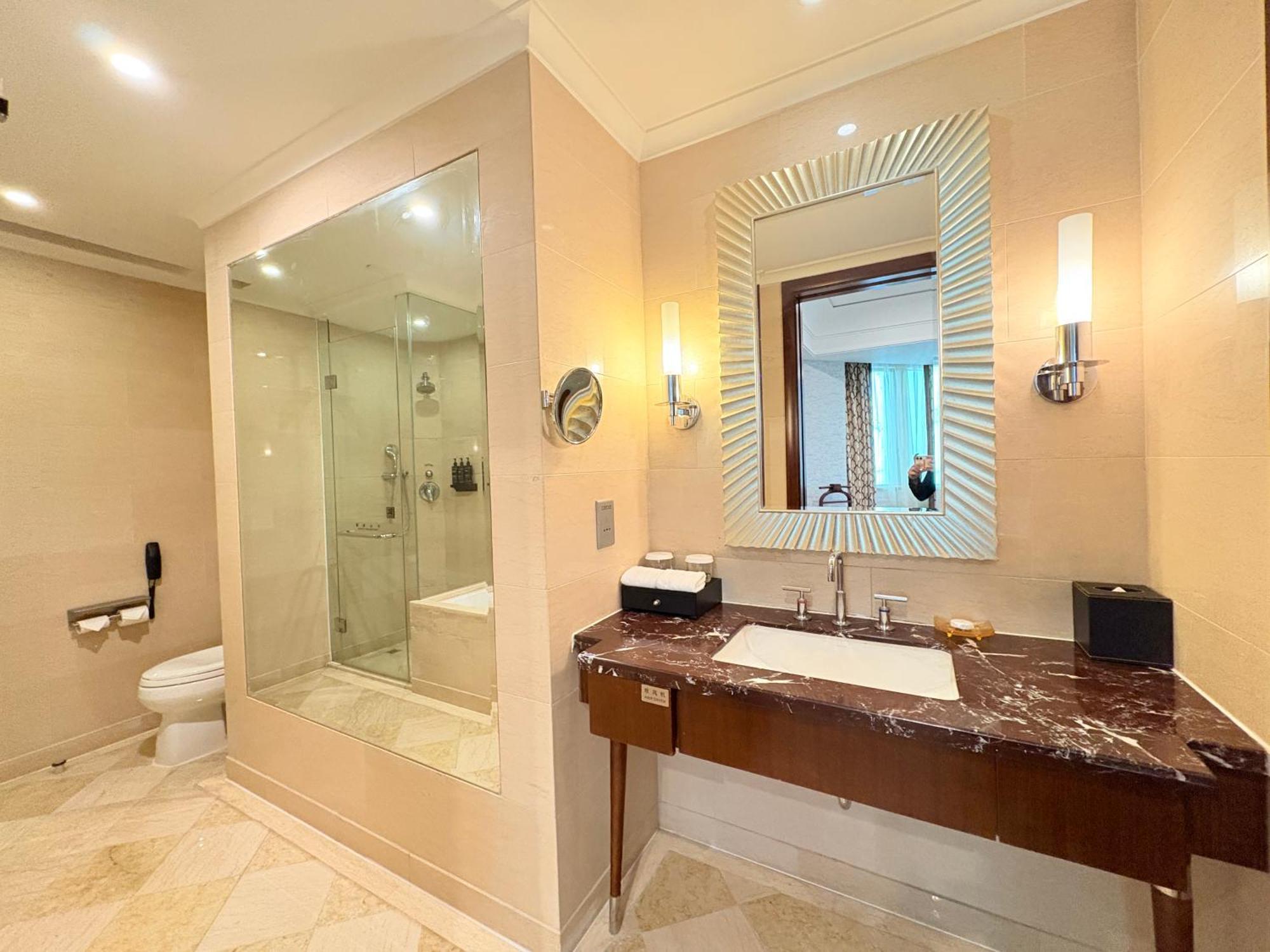 Wuhan Jin Jiang International Hotel Exterior photo