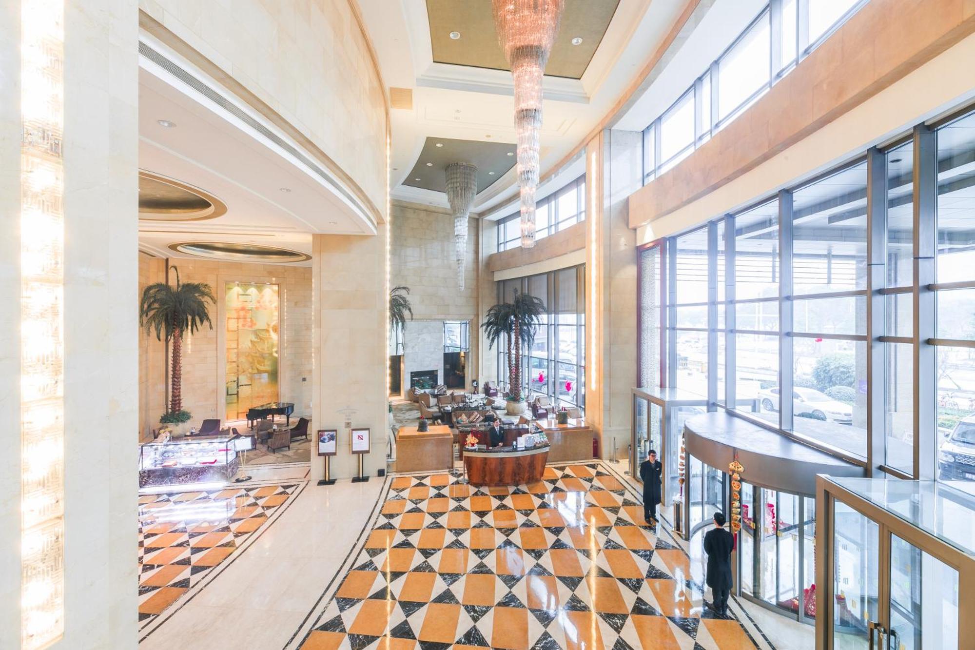 Wuhan Jin Jiang International Hotel Exterior photo